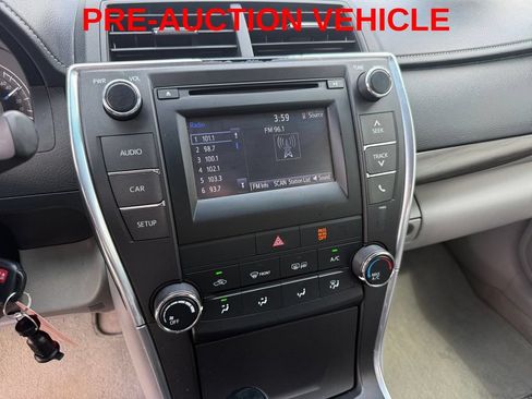 Used 2015 Toyota Camry LE FWD image 17