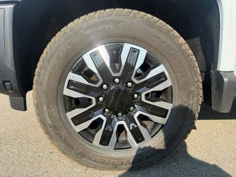 Used 2026 GMC Sierra 3500 Denali Ultimate w/ LPO, GMC Protection Package AWD/4WD image 7