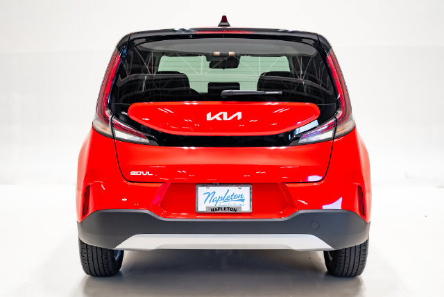 Used 2025 Kia Soul LX w/ LX Technology Package FWD image 29