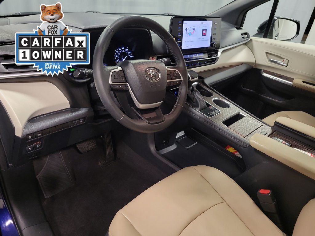 Used 2022 Toyota Sienna XLE FWD image 17