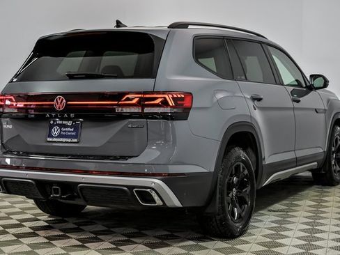 Certified 2025 Volkswagen Atlas Peak Edition SE image 7