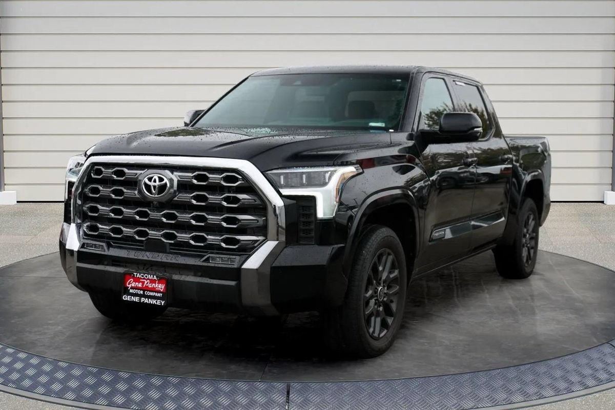 Used 2024 Toyota Tundra Platinum AWD/4WD image 3