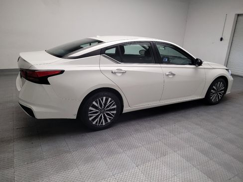 Used 2025 Nissan Altima 2.5 SV FWD image 10
