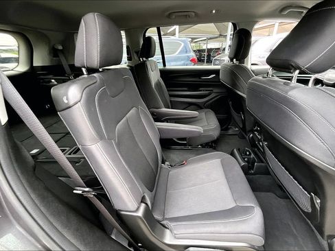 Used 2024 Jeep Grand Cherokee L Laredo AWD/4WD image 38
