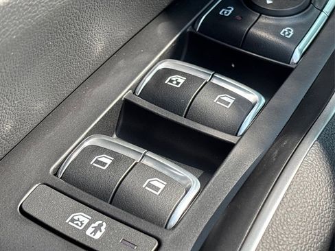 New 2026 Kia Sorento S w/ S Panoramic Sunroof Package image 25