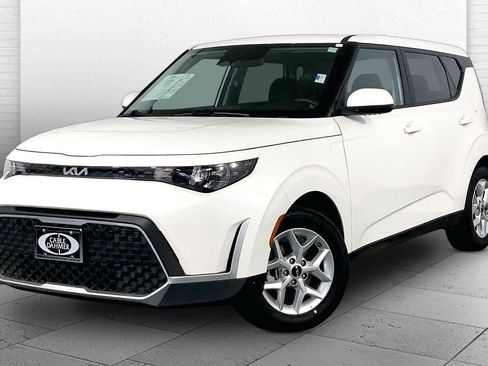 Certified 2025 Kia Soul LX FWD image 12