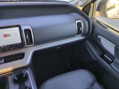 Used 2025 Ford Expedition Active RWD image 17