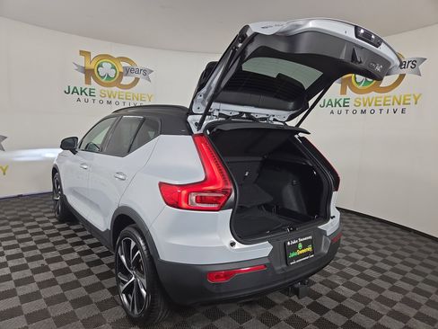 Used 2022 Volvo XC40 T5 R-Design w/ Advanced Package image 30