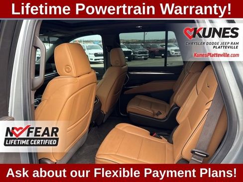 Used 2025 Cadillac Escalade Premium Luxury image 34