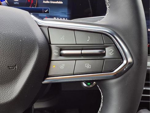 Used 2025 Chevrolet Traverse LT w/ Driver Confidence Package image 10