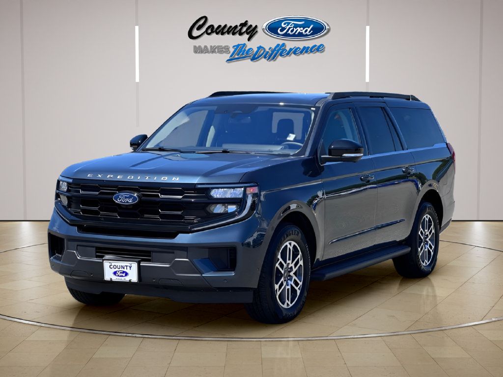 Used 2025 Ford Expedition Max Active RWD image 2