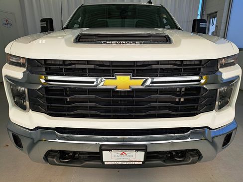 Used 2024 Chevrolet Silverado 2500 LT image 4