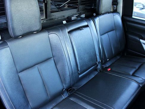 Used 2016 Nissan Titan SL image 26