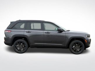 New 2025 Jeep Grand Cherokee Limited video 2