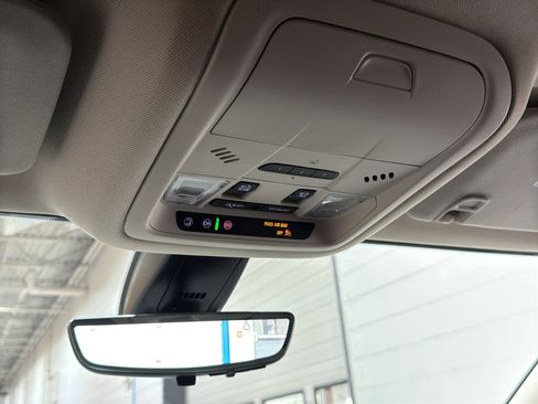 Used 2022 GMC Acadia Denali w/ GMC Pro Grade Package image 37