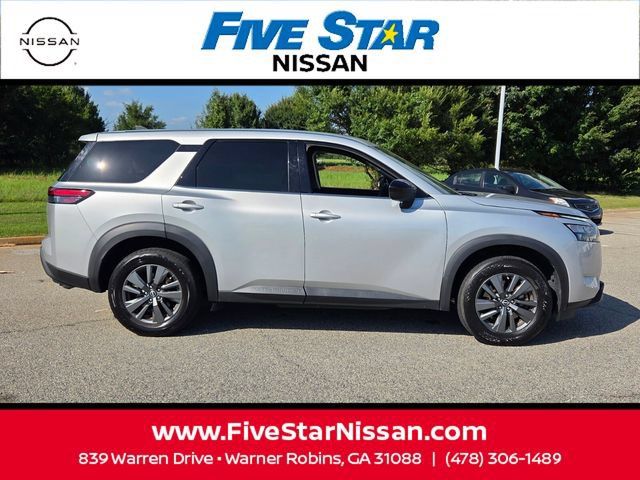 Used 2024 Nissan Pathfinder S FWD image 13