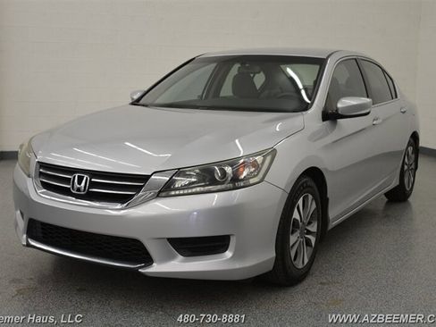 Used 2013 Honda Accord LX image 2