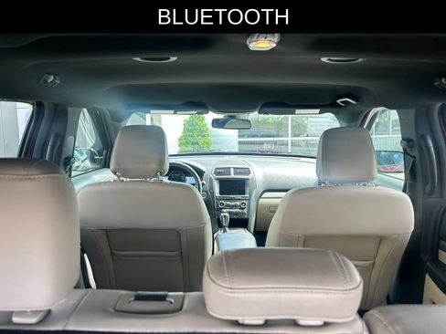 Used 2018 Ford Explorer XLT w/ Equipment Group 202A AWD/4WD image 7