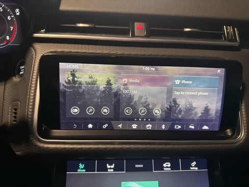 Used 2018 Land Rover Range Rover Velar R-Dynamic SE image 34