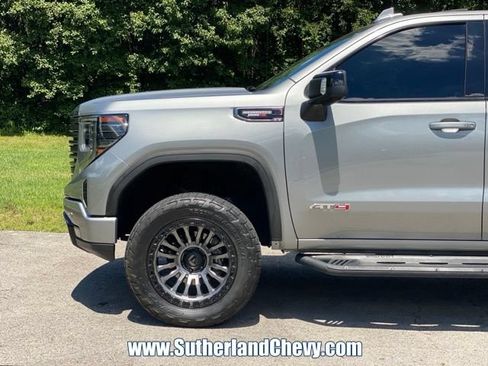 Used 2023 GMC Sierra 1500 AT4 w/ AT4 Premium Package AWD/4WD image 10