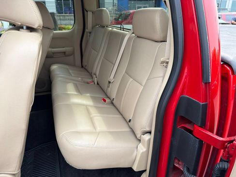 Used 2011 Chevrolet Silverado 1500 LT w/ Texas Edition RWD image 7