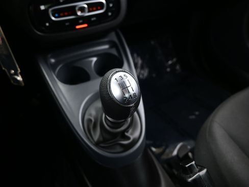 Used 2016 smart fortwo passion image 16