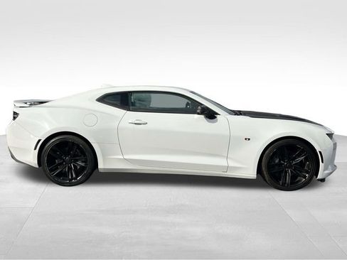 Used 2017 Chevrolet Camaro SS image 8