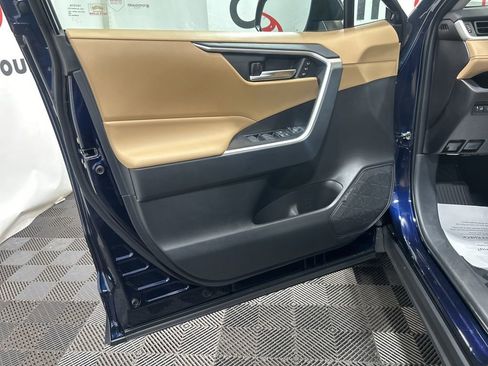 Used 2025 Toyota RAV4 XLE Premium image 21