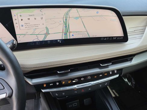 Used 2025 Cadillac XT4 Premium Luxury image 9