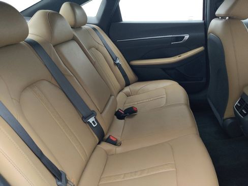 Used 2021 Hyundai Sonata Limited w/ Preferred Accessory Package FWD image 19