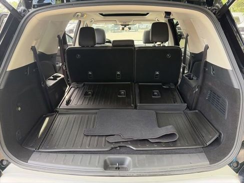 Used 2024 Nissan Pathfinder Platinum w/ Cargo Package AWD/4WD image 18