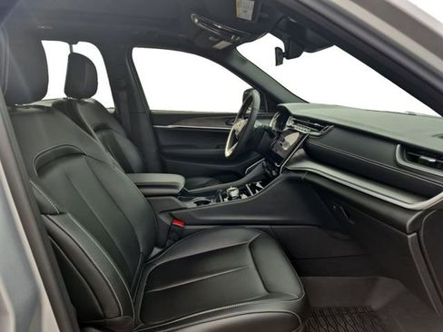 Used 2025 Jeep Grand Cherokee Limited 4xe image 15