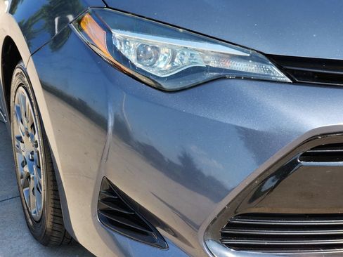 Used 2018 Toyota Corolla SE FWD image 9