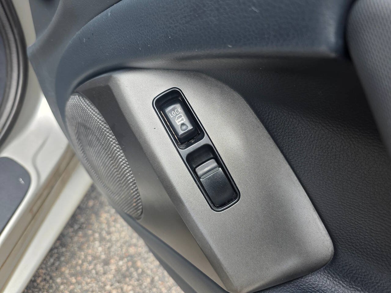 Used 2012 Mitsubishi Eclipse GS Sport FWD image 22