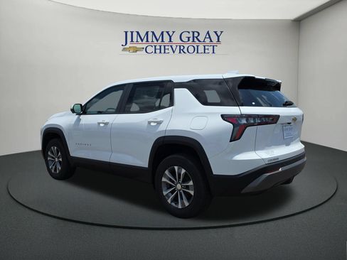 New 2026 Chevrolet Equinox LT w/ Convenience Package II FWD image 3