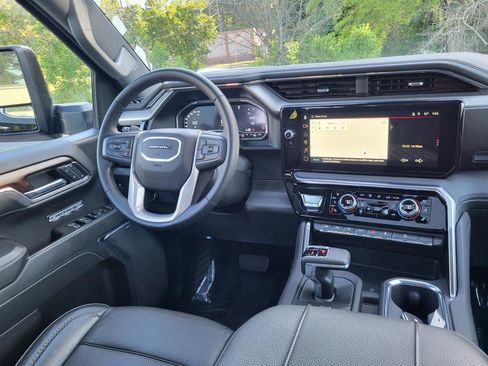 Used 2025 GMC Sierra 1500 Denali w/ Denali Reserve Package AWD/4WD image 16