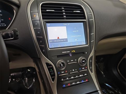 Used 2019 Lincoln Nautilus Reserve w/ Driver Assistance Package image 20