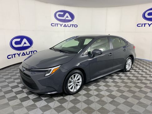 Used 2024 Toyota Corolla LE w/ LE Convenience Package FWD image 7
