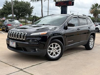 Used 2017 Jeep Cherokee Latitude w/ Comfort/Convenience Group