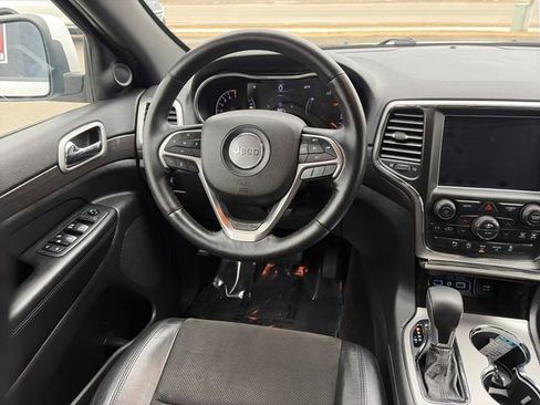 Used 2018 Jeep Grand Cherokee Altitude AWD/4WD image 31