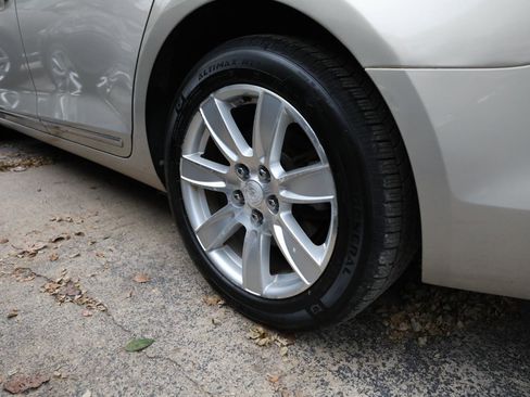 Used 2012 Buick LaCrosse Premium w/ Entertainment Package image 8