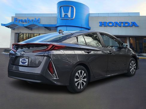 Used 2022 Toyota Prius Prime XLE image 7