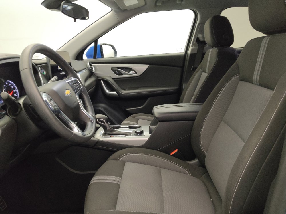 Used 2025 Chevrolet Blazer LT FWD image 17