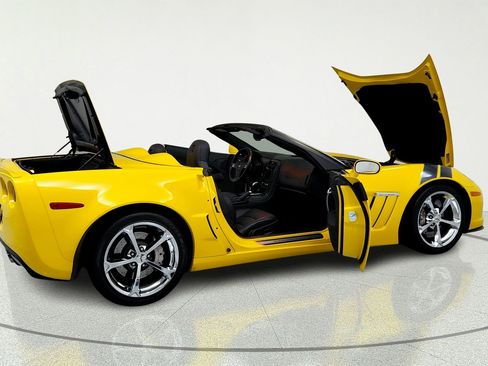 Used 2011 Chevrolet Corvette Grand Sport w/ Preferred Equipment Group RWD image 13