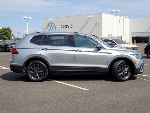 Used 2023 Volkswagen Tiguan SE FWD image 5