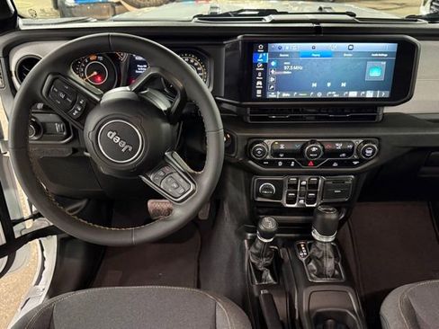 Used 2024 Jeep Wrangler Sport S image 8