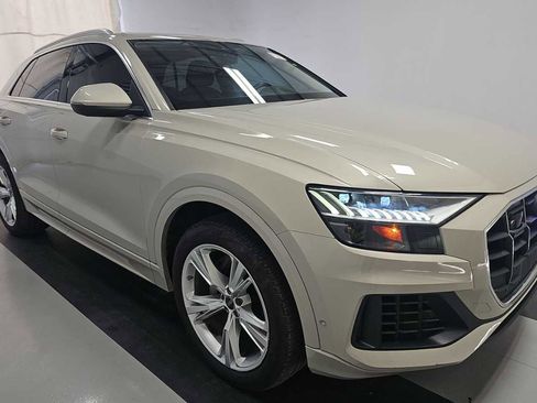 Used 2023 Audi Q8 Premium w/ Convenience Package AWD/4WD image 2