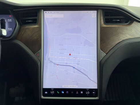 Used 2019 Tesla Model X 75D AWD/4WD image 16