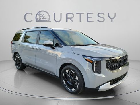 Used 2026 Kia Carnival EX FWD image 5
