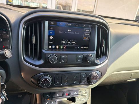 Used 2019 Chevrolet Colorado Z71 image 4